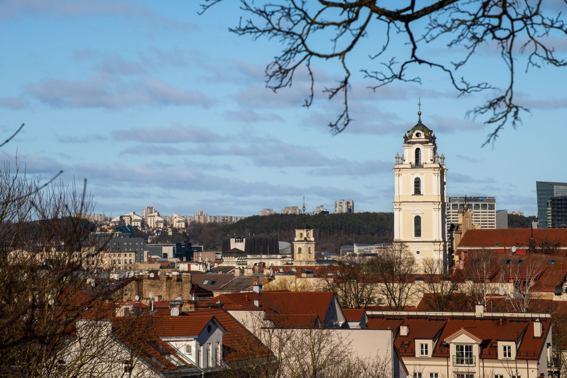 Šv. Jono bažnyčia Vilniaus senamiestyje – Lietuvos sostinės panorama