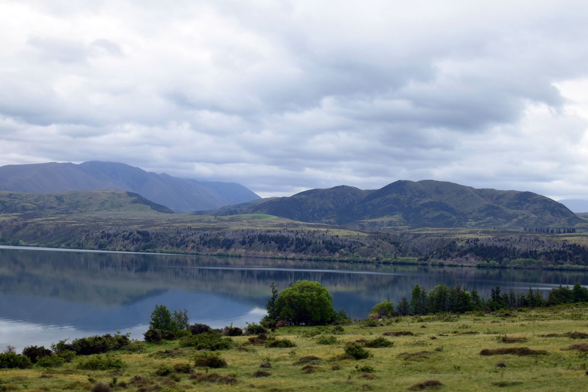 Serene mountain landscape in New Zealand – Lithuanians in NZ